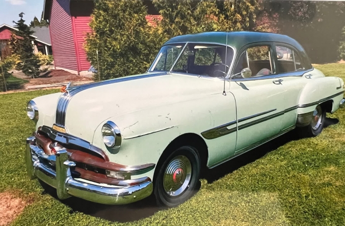 1952 Pontiac Chieftain 4 DR Sedan