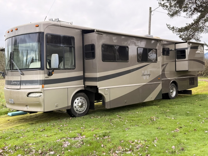 2004 Winnebago Journey
