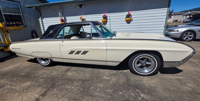1963 Ford Thunderbird
