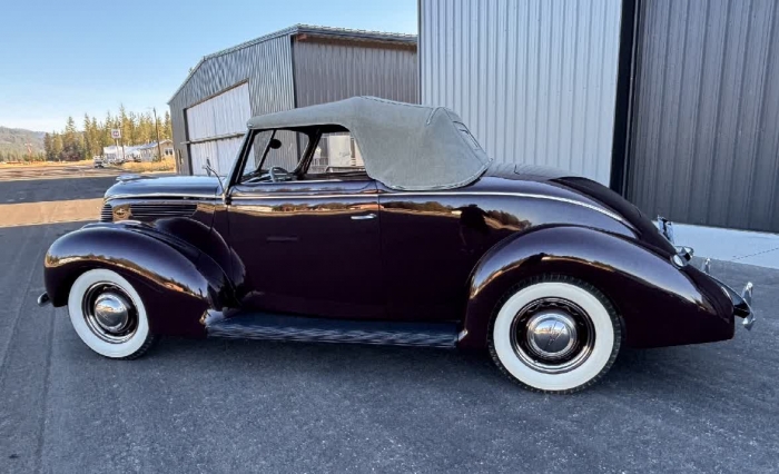 1938 Ford Deluxe Convertible Coupe