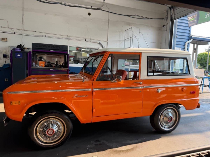 1973 Ford Bronco 4x4 Rust Free Original Body and Fenders